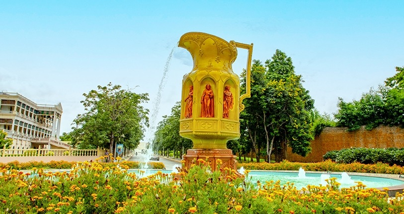 jug-fountain-ramoji